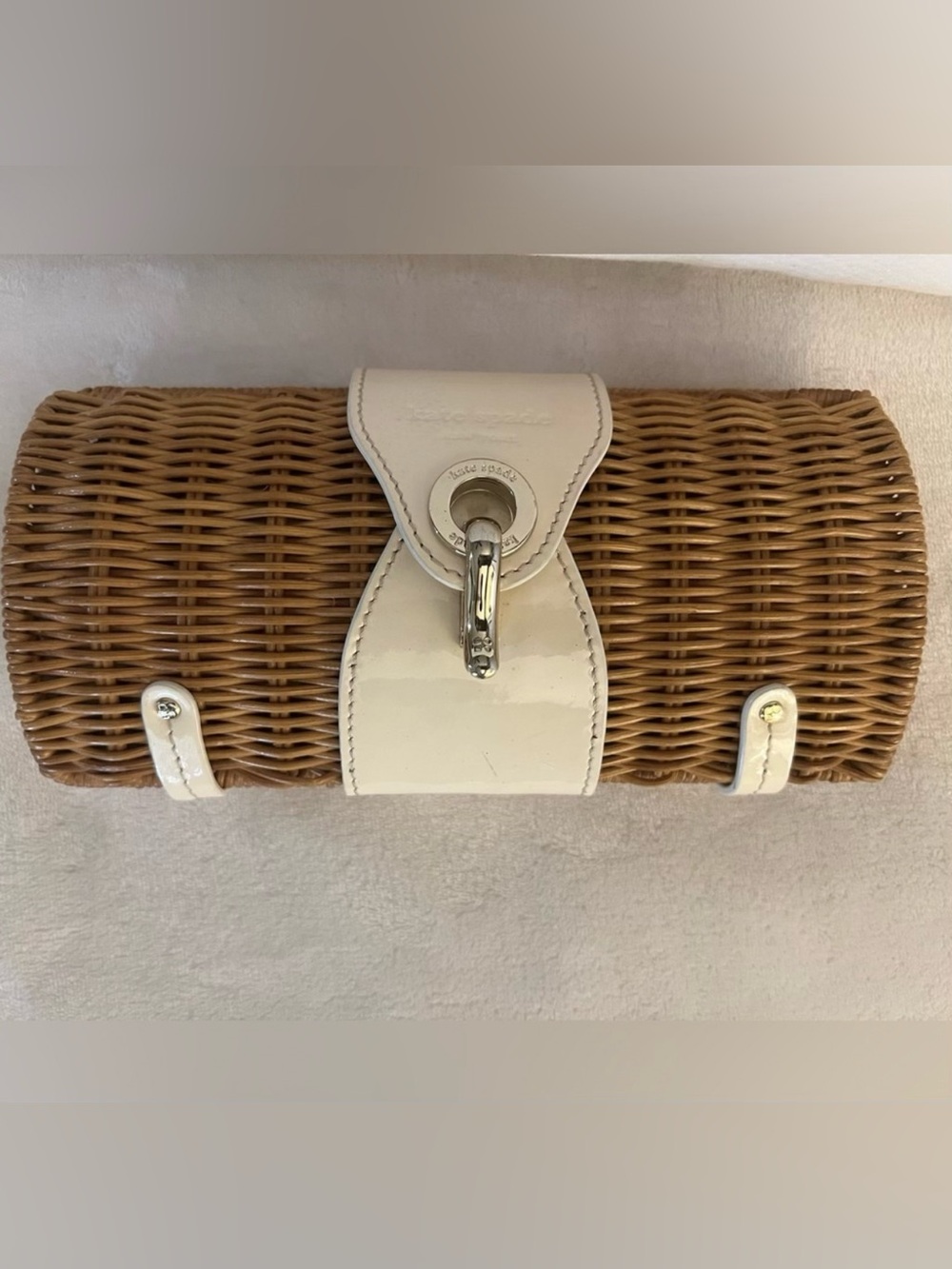 🩷Kate Spade Tan and Cream Wicker Clutch💚gold hardware 🩷